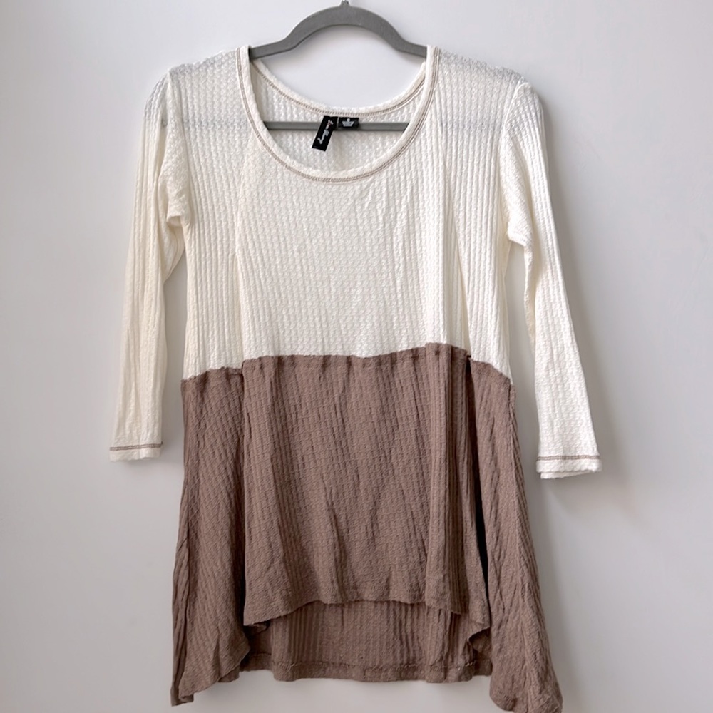 Women’s Love Always 3/4 length long sleeve waffle knit flowy shirt Size Small